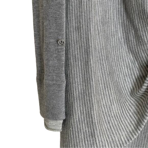 Lululemon Iconic Sweater Wrap Striped Gray White Size 4 - Picture 7 of 8